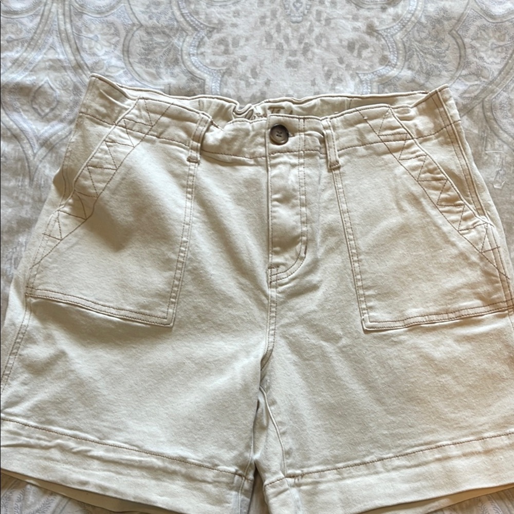 Cream High Waist Casual Shorts